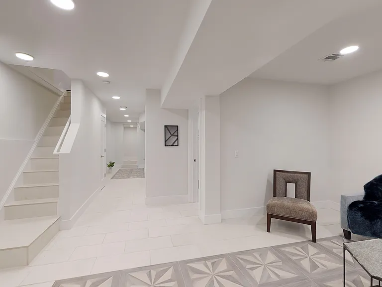 200 Shippen St #1 — Photo 9