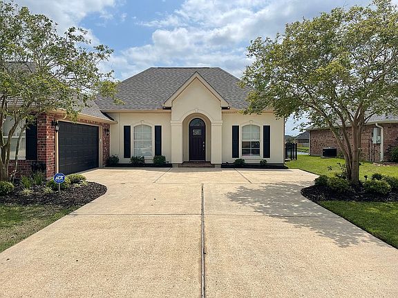 3rd image of 429 Oak Point Dr #429
