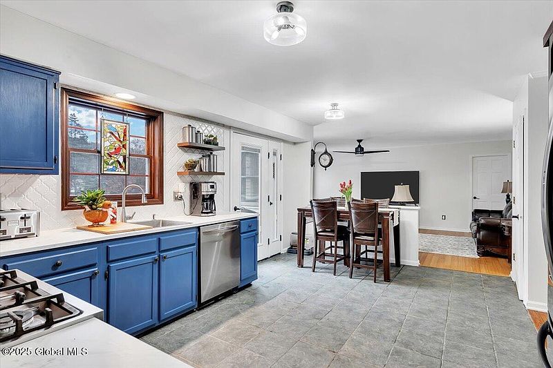 5th image of 23 Dorsman Drive