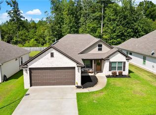 13750 Highland Pointe Dr, Northport, AL 35475