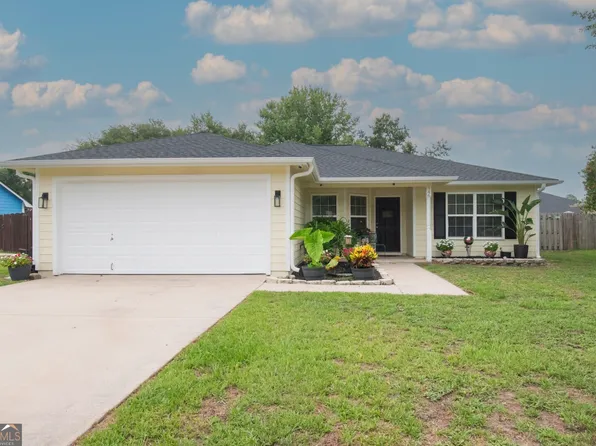 346 Creekside Dr, Saint Marys, GA 31558