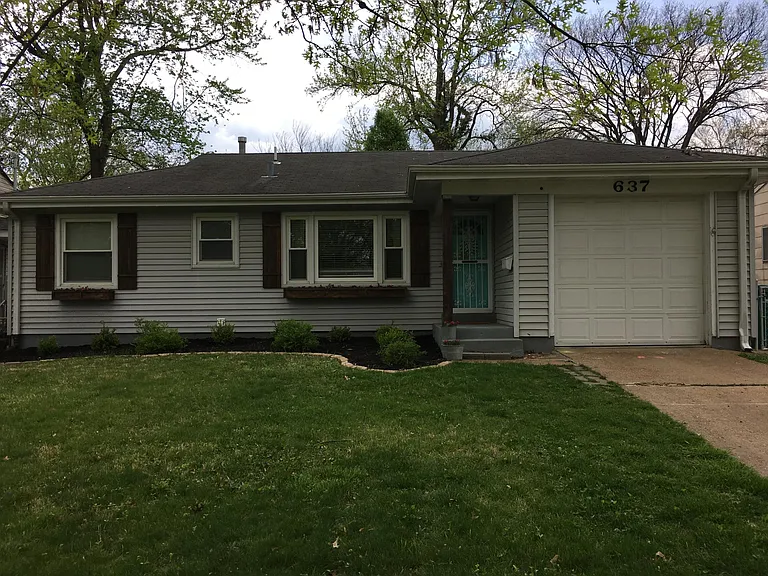 637 S Sappington Rd — Photo 1