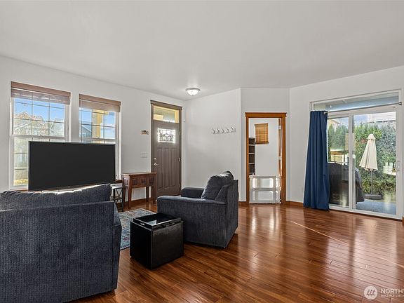 4th image of 4322 25th Street SE