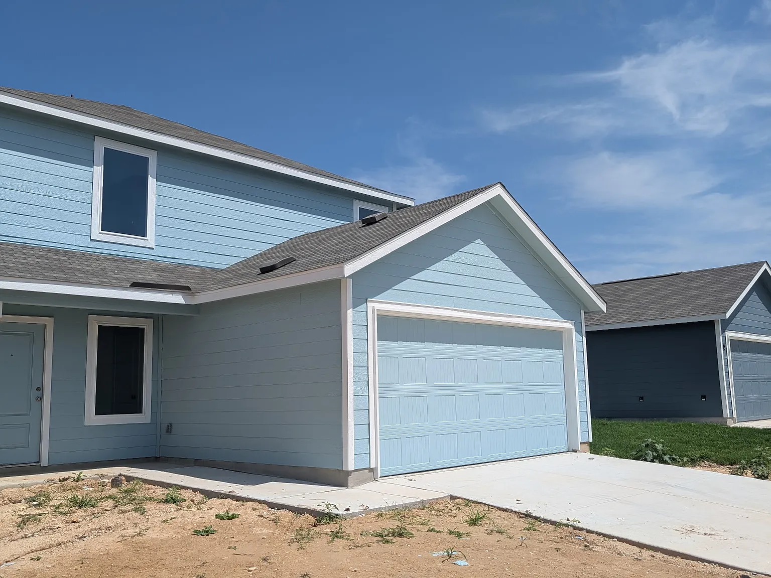 4 bed, 1600 sqft, $700 — Photo 2