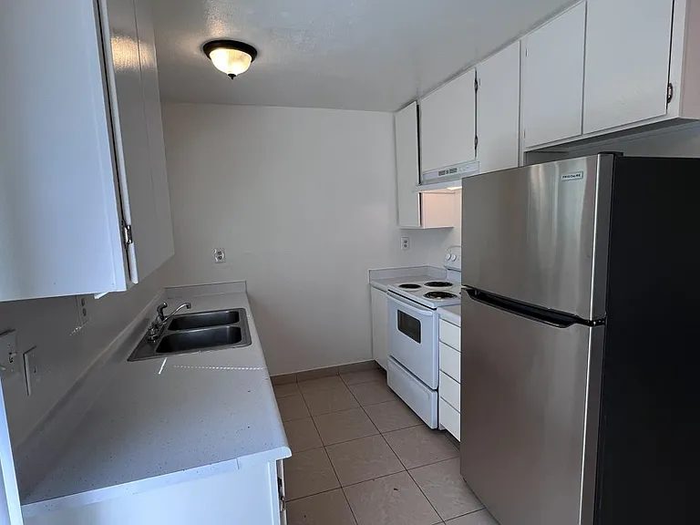 1155 Delphinium St #B — Photo 9