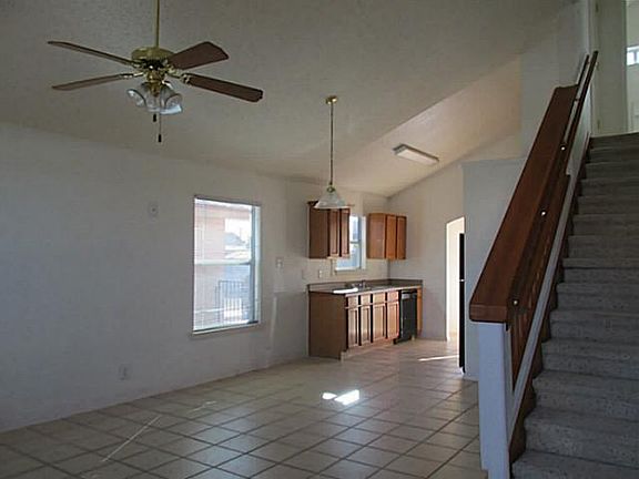 2nd image of 3913 Tierra Lana Way