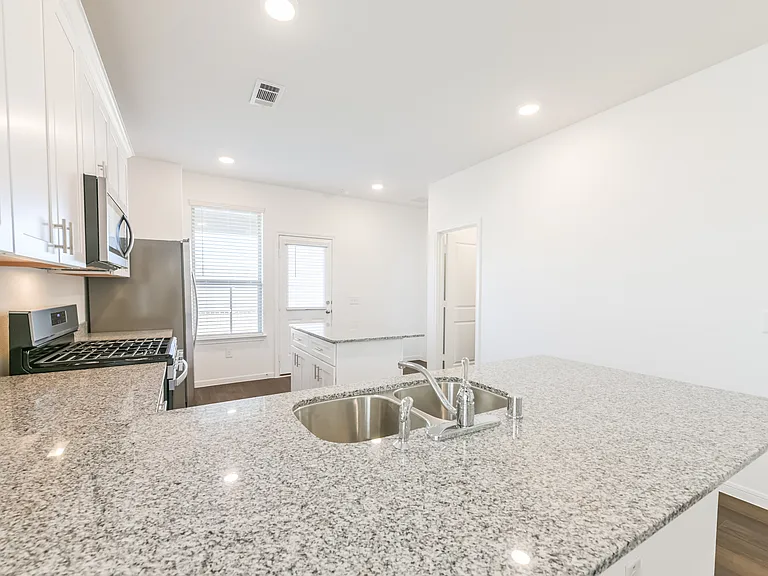 14483 Cedar Ledge Ln — Photo 20
