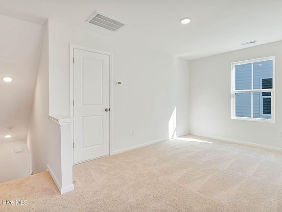 3rd image of 29 W Pioneer Way #115