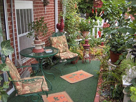 Oversized Patio, Flowers, Gardening