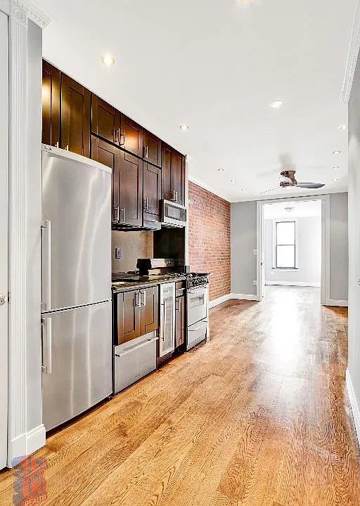 436 W 52nd St #3B