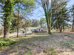 13013 Pinehill Dr, Hagerstown, MD 21740