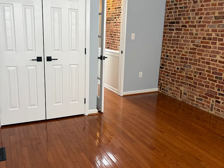 1203 S Bouldin St — Photo 12