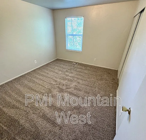 528 S 1100 E #6 — Photo 13