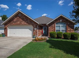 50 Valleyview Cir, Bentonville, AR 72712