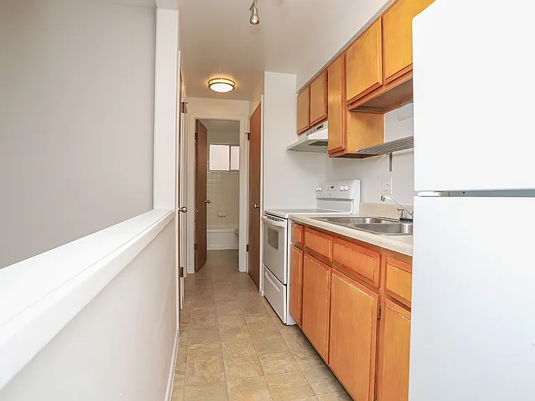 2459 S York St — Photo 35