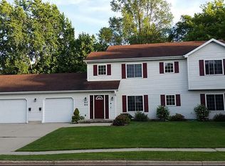 807 Vandenburg St, Sun Prairie, WI 53590