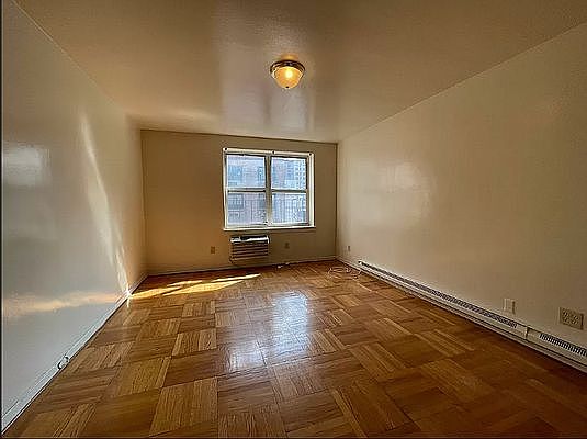 4th image of 243 E 81st St #5BS