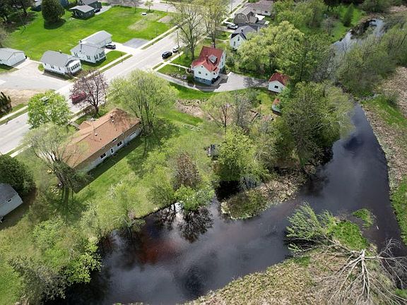 5th image of 566 Oconto Ave