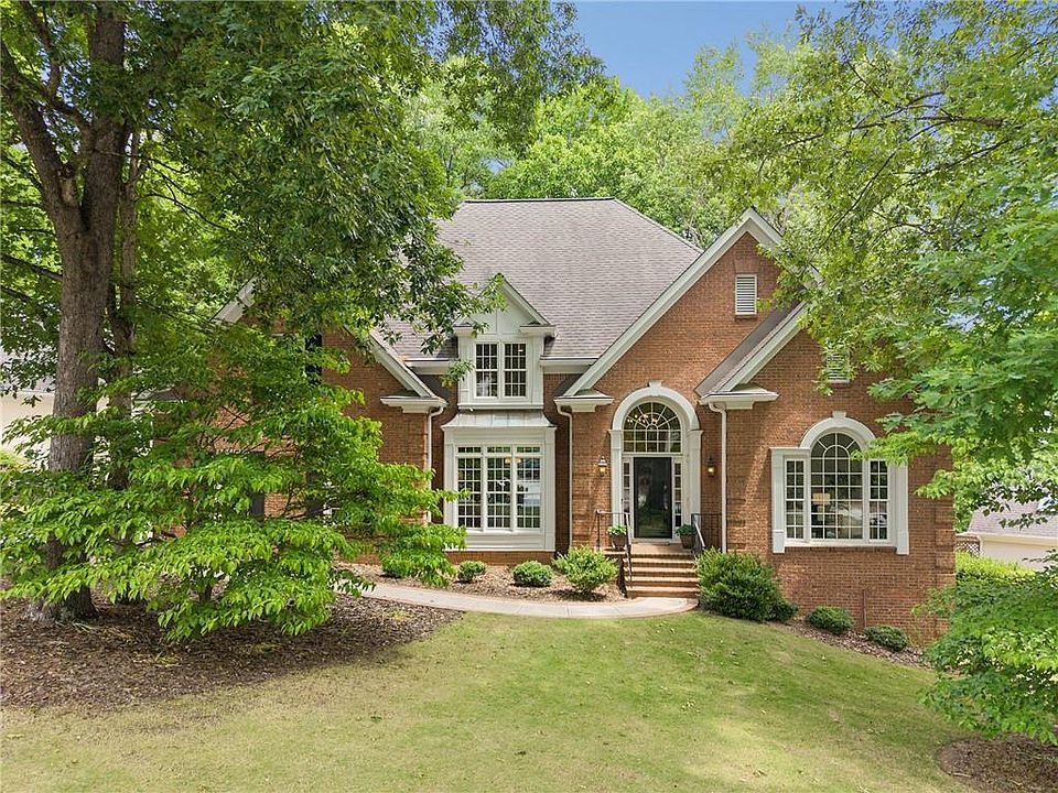1st image of 240 Webney Dr