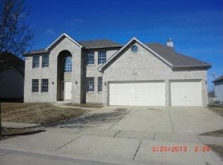 381 Essex Ave, Oswego, IL 60543