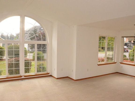 2nd image of 8043 Deschutes Ct SE