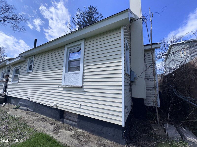4th image of 334 Glengary Road