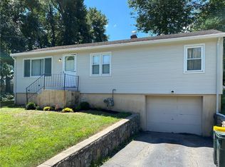 12 Scenic View Dr, Smithfield, RI 02917