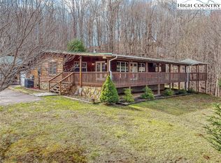575 Johnson Farm Rd, Lansing, NC 28643