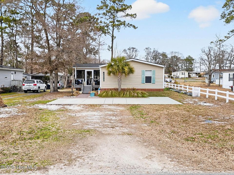 1st image of 839 Magnolia Drive