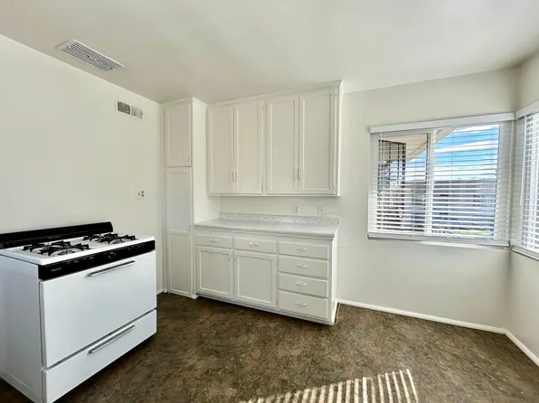2 Bed, 1 Bath in Central SD. Water/Trash/Parking Included, 4442 Menlo Ave, San Diego, CA 92115