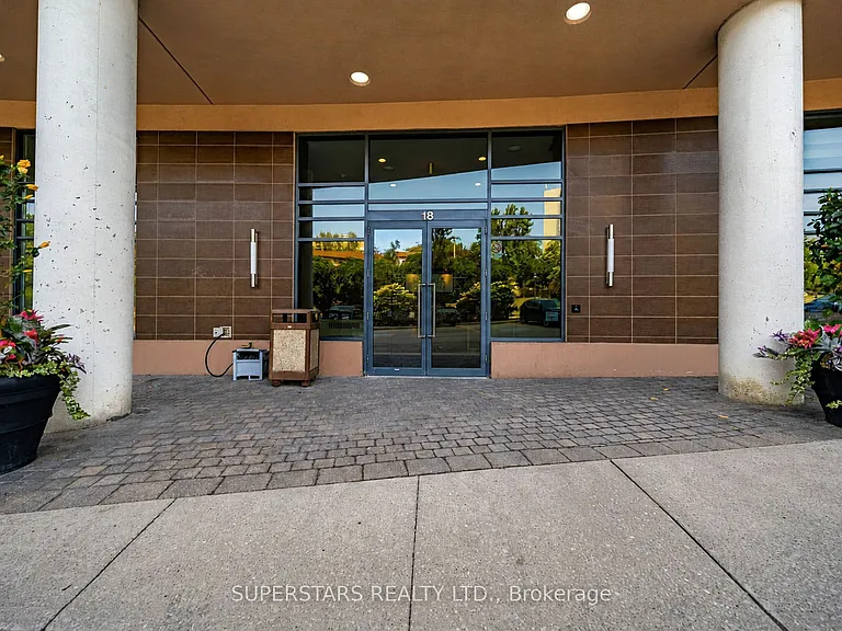 18 Valley Woods Rd #815 — Photo 20