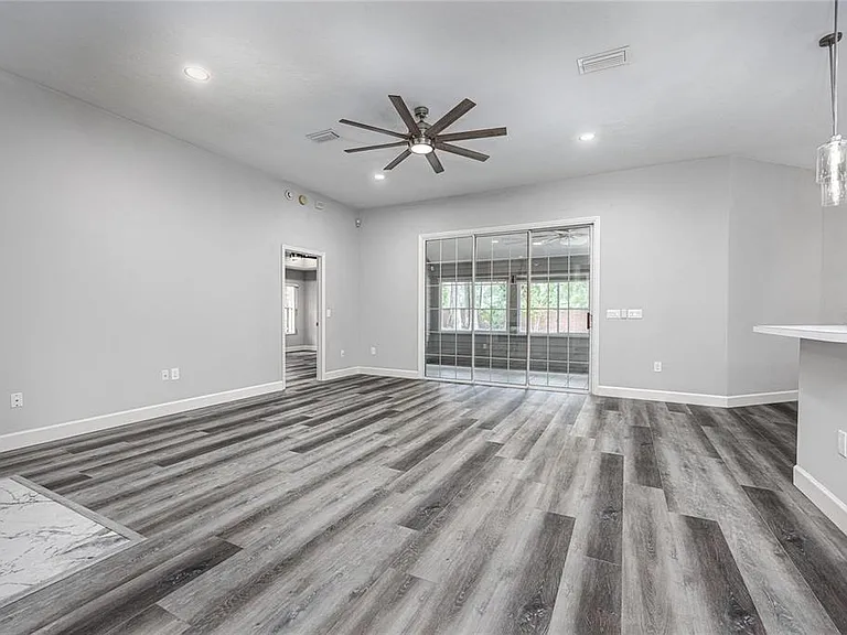 2103 SW 75th Ter — Photo 14