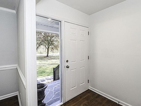 5th image of 805 River Rd