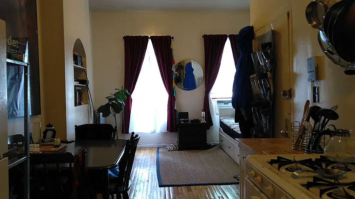 Rented by Signature Property Realty | media 35