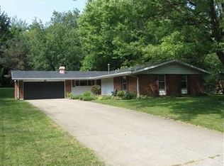 2455 Periwinkle Dr, Bellbrook, OH 45305