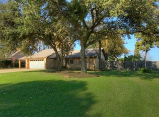 106 Russell Dr, Highland Village, TX 75077