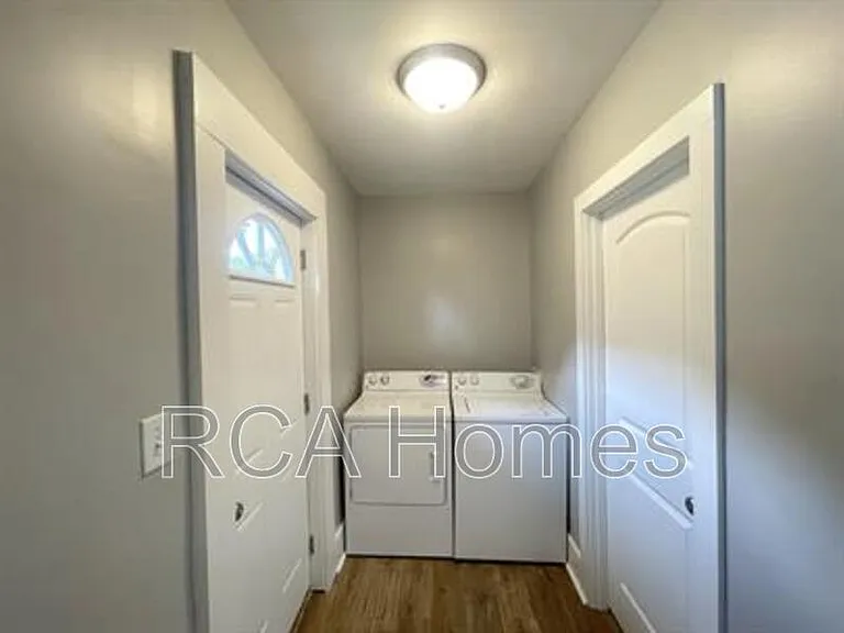 1036 Nelson Ave — Photo 8