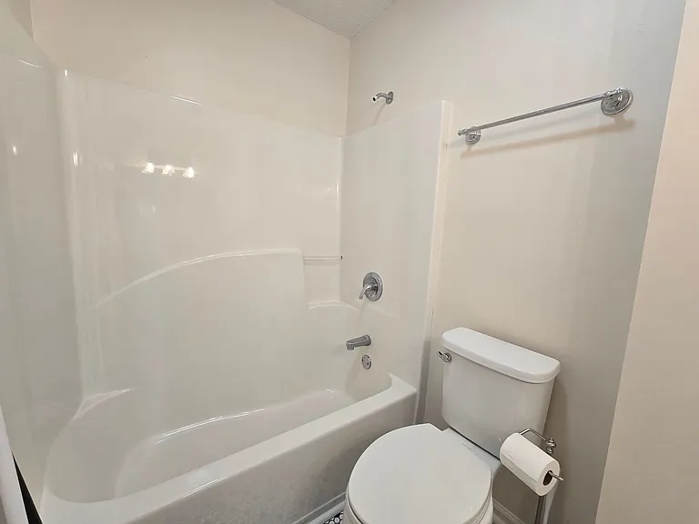 110 Westbrook Ct — Photo 14