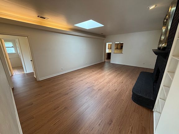 3rd image of 2418 Guerrero Dr