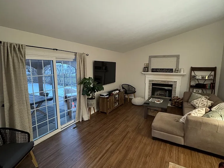 1305 Regent Dr — Photo 11