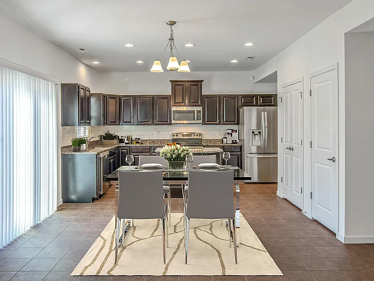 290 Cobblestone Lndg — Photo 8