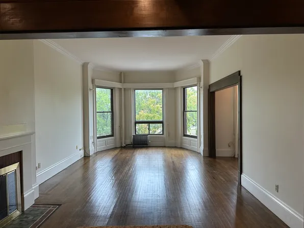 31 Bay State Rd APT 2, Boston, MA 02215
