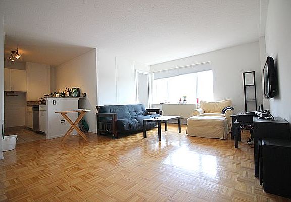 4th image of 225 8th Ave #14E