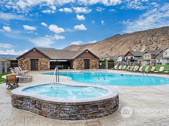 4th image of 23772 Crescent Bay Drive NW #102