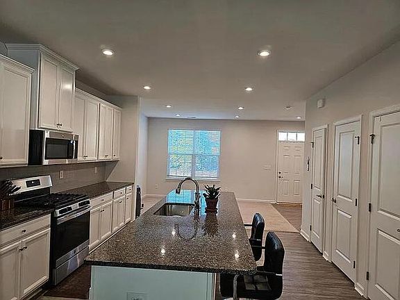 3rd image of 116 Hamrick Rd