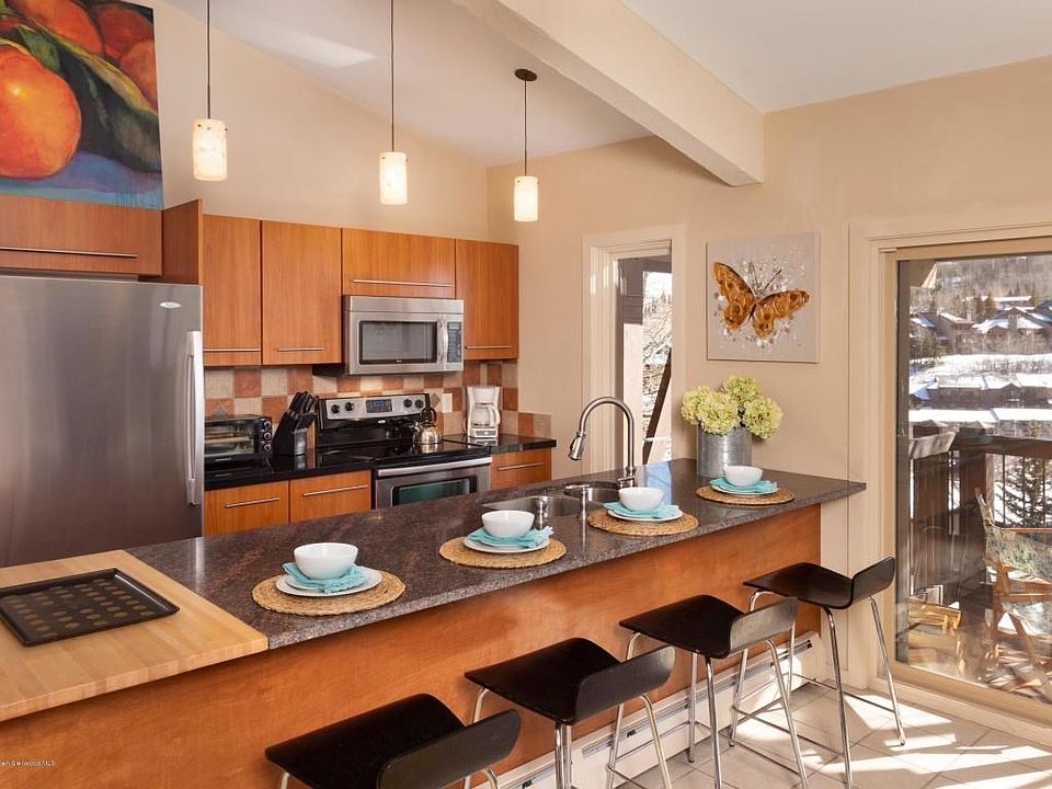 Kitchen Breakfast Bar