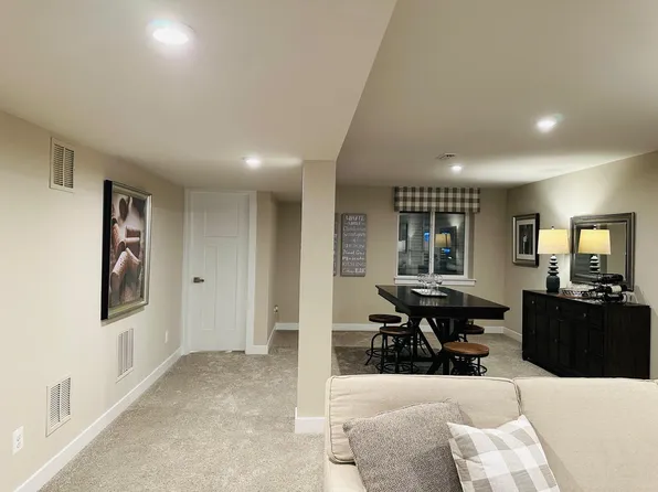 230 Torrey Dr, Newark, DE 19702