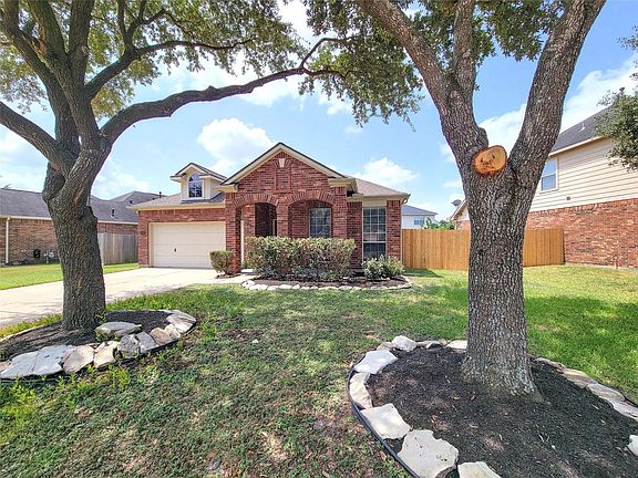 2nd image of 17207 Mossbriar Ln