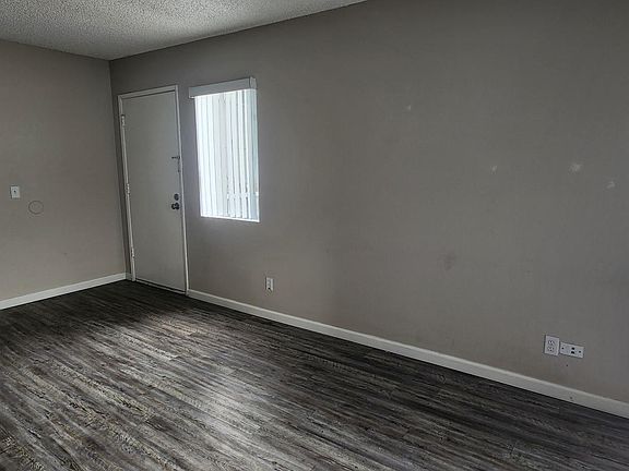 3rd image of 4914 67th St APT 9
