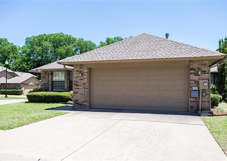 1st image of 100 Woodbridge Cir